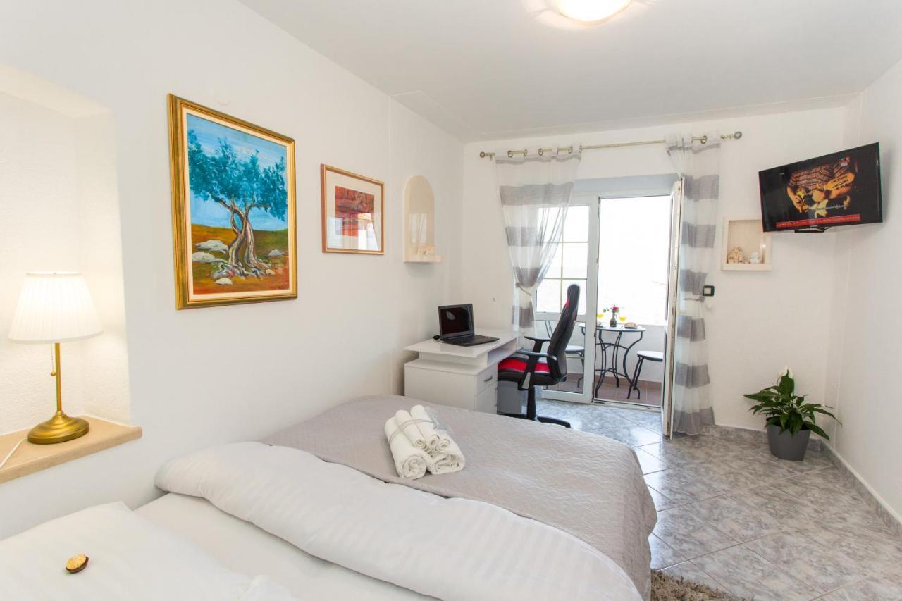 Apartments Desiree Sutivan Exterior foto